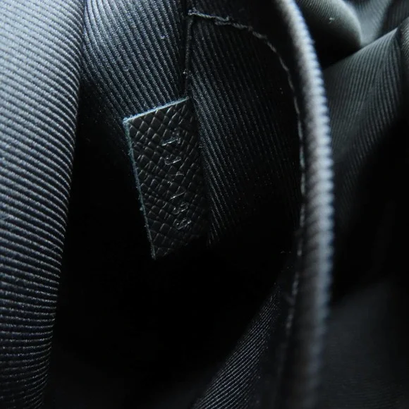 💎✨STUNNING✨💎 Louis Vuitton Discovery PM Rucksack Monogram Eclipse/Taiga Black - Picture 13 of 15